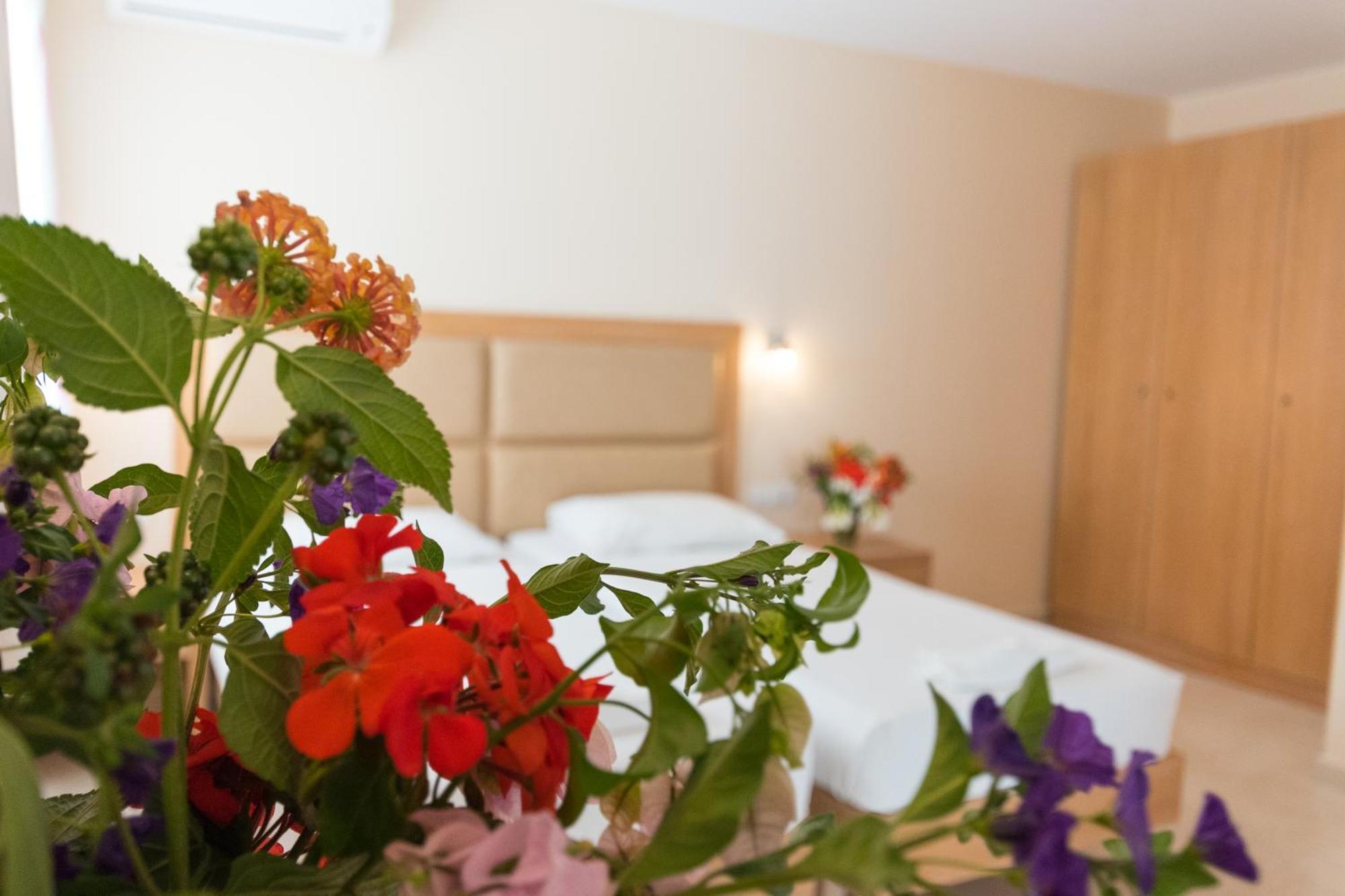 Amaryllis Front Beach Hotel Lardos Exterior photo
